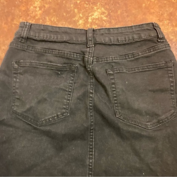 Forever 21 Black Denim Distressed Skirt with Leopard Trim - Picture 4 of 4